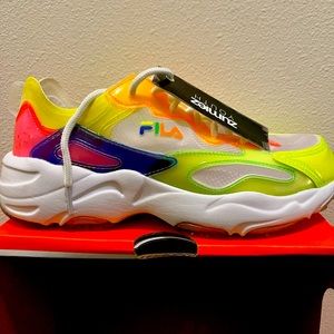 Fila women Shoes never worn tag on